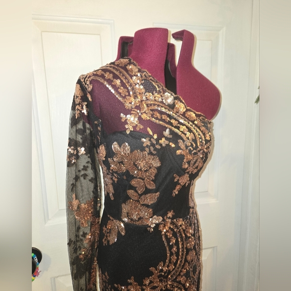 Fashion Nova Dresses & Skirts - Fashion Nova All Nighter Long Sleeve Sequin Gown With High Thigh Split Small